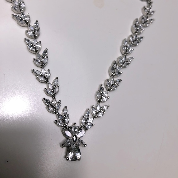 Silver cubic zirconia necklace and earrings set - Picture 1 of 3